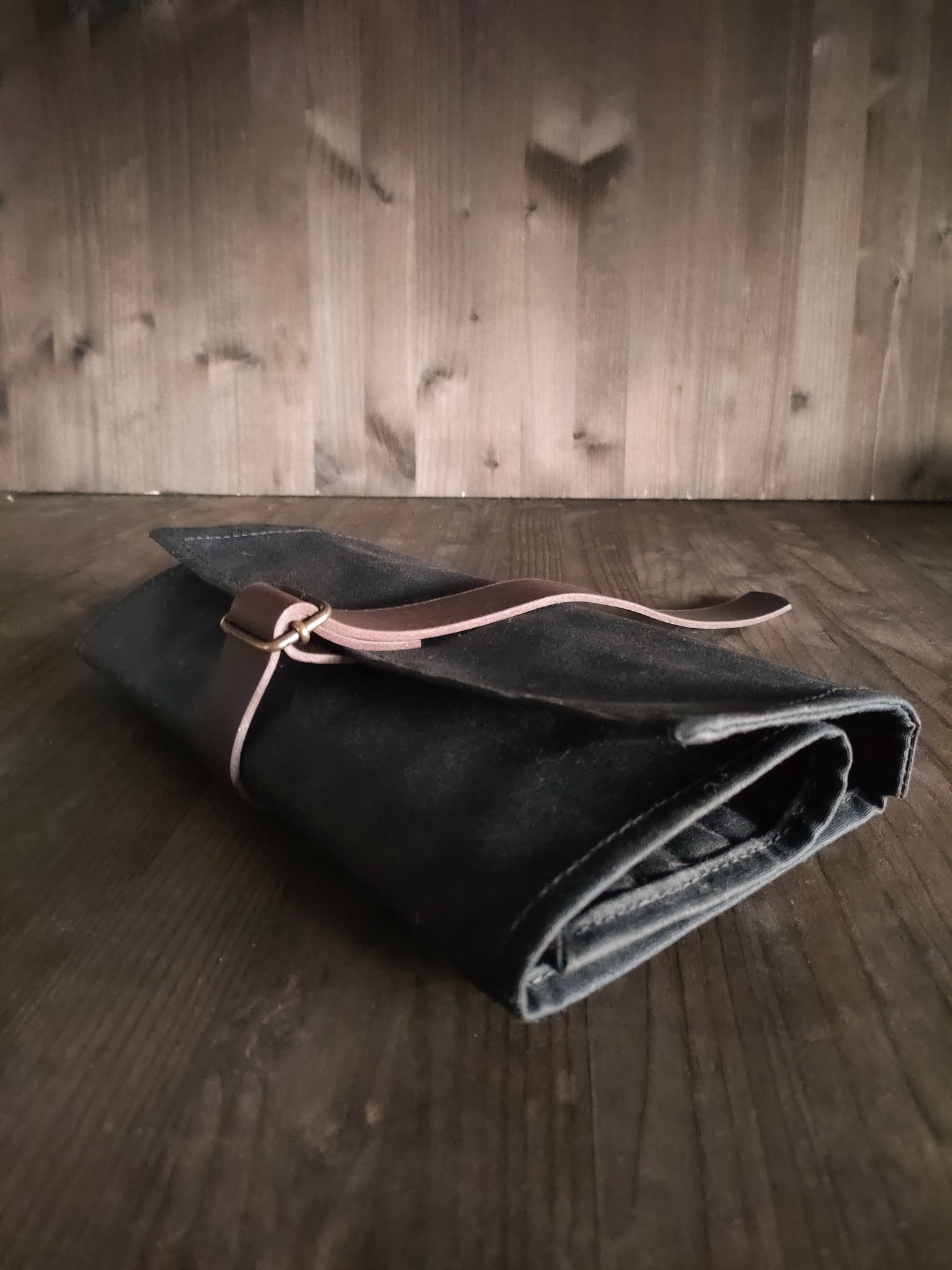 Roll up pencil case in waxed canvas, roll up paint brush holder – Officine  Canvas Milano
