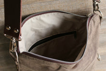 Carica l&#39;immagine nel visualizzatore di Gallery, Womens shoulder bag, canvas shoulder bag, canvas bags for men, hobo style purse, boho crossbody bag
