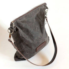 Carica l&#39;immagine nel visualizzatore di Gallery, Womens shoulder bag, canvas shoulder bag, canvas bags for men, hobo style purse, boho crossbody bag

