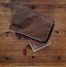 Load image into Gallery viewer, Slim wallet in waxed canvas with zip closure, zip pouch in waxed canvas, card holders, coin purse
