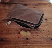 Load image into Gallery viewer, Slim wallet in waxed canvas with zip closure, zip pouch in waxed canvas, card holders, coin purse
