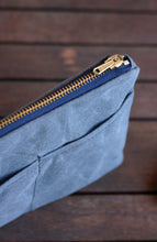 Load image into Gallery viewer, Zipper pouch in waxed canvas, vegan pouch, cosmetic bag
